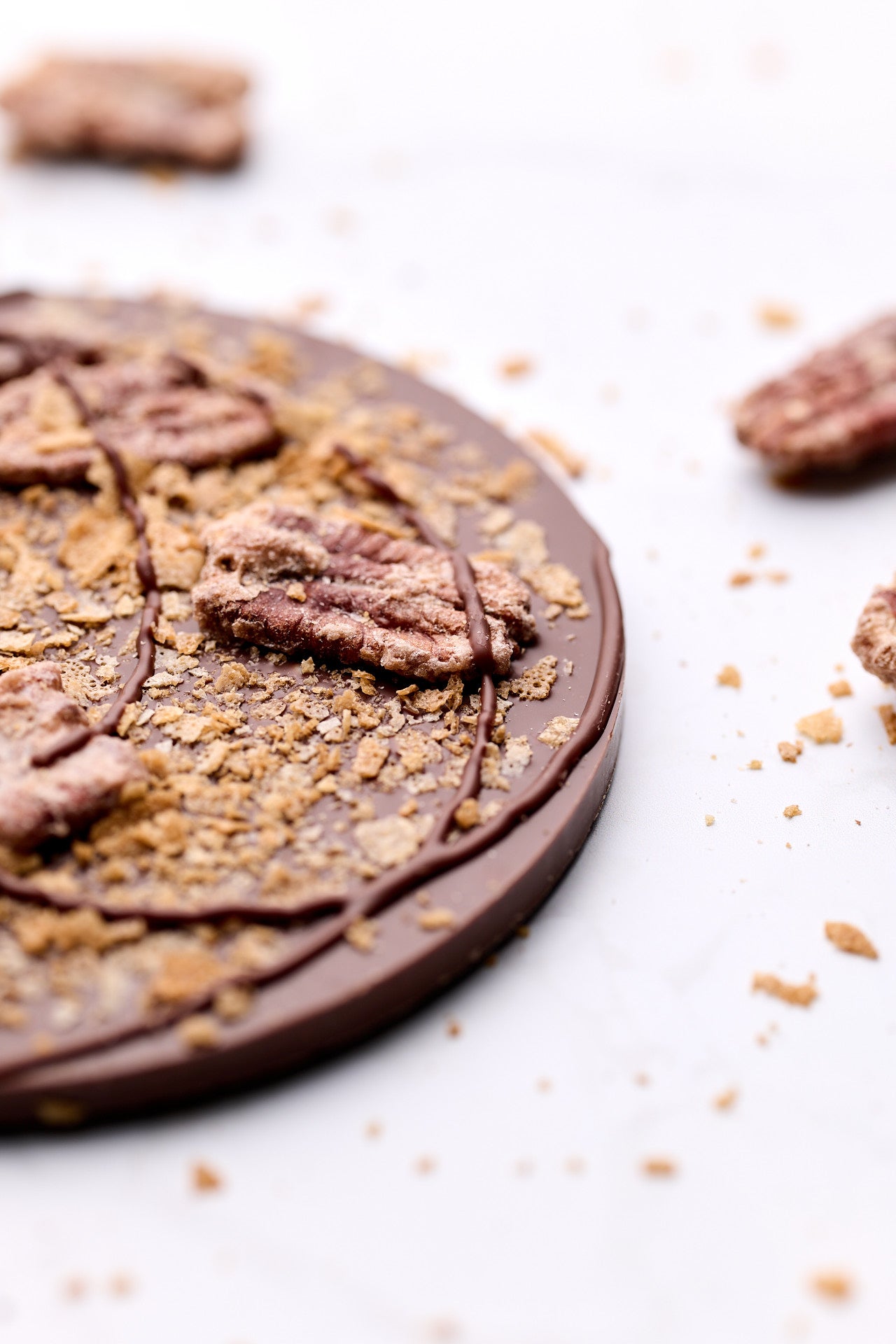 Disk | Maple Pecan | French Milk Chocolate | 42% cacao | 80g
